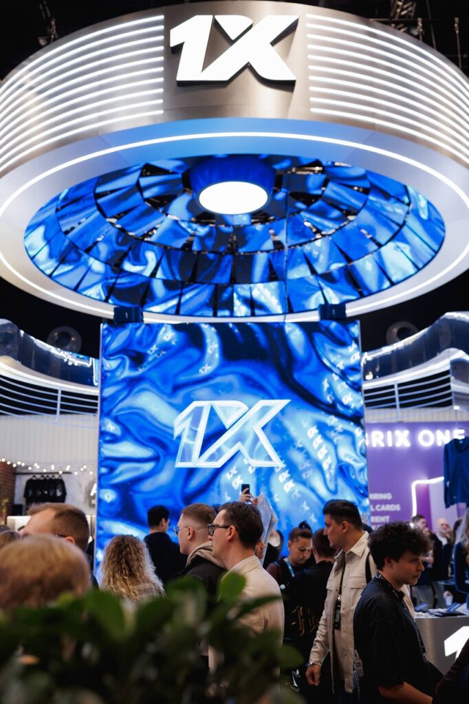 photo 5364087894563297206 w